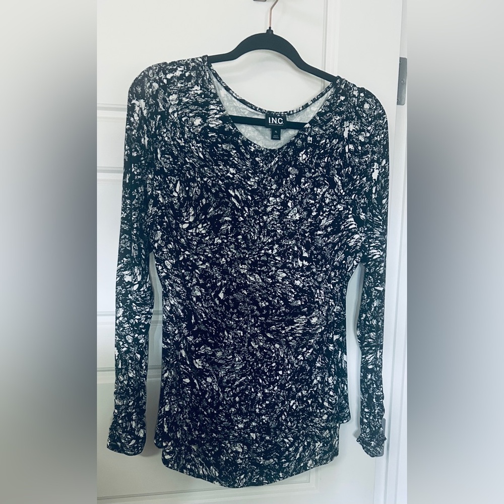 INC International Concepts Black and White super soft long sleeve shirt